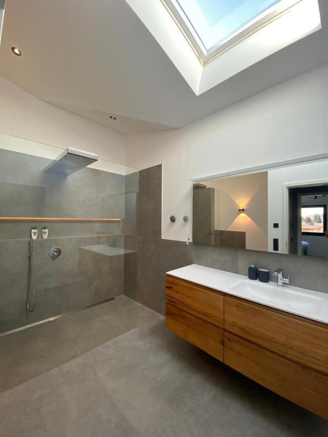 Moderne Ferienwohnung Stephanskirchen 外观 照片